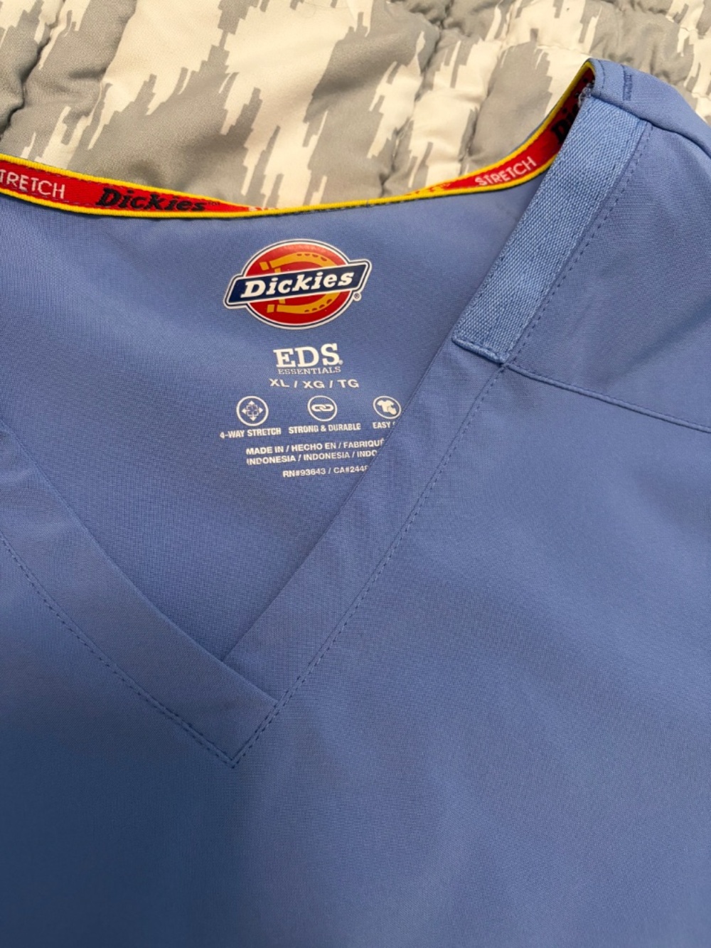 Scrub set - Picture 2 of 7